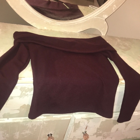 Forever 21 off the shoulder top - Picture 3 of 3